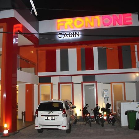 Front One Cabin Malioboro Jogja Джок'якарта Екстер'єр фото