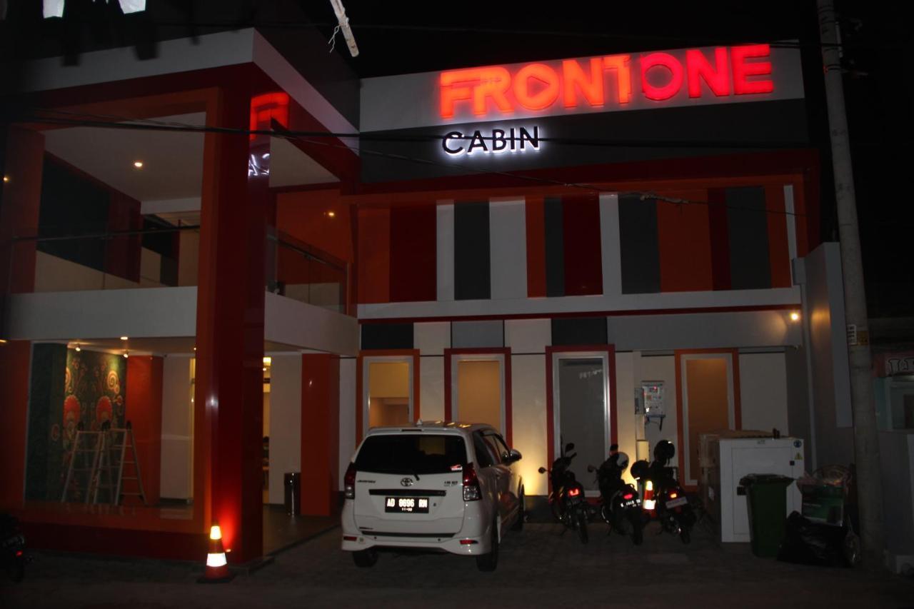 Front One Cabin Malioboro Jogja Джок'якарта Екстер'єр фото